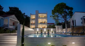 Bumblebee apartments & rooms with pool - Image 2