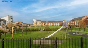 4BR-Madejski Stadium-Royal Berk Hosp-By Tempstay - Image 4
