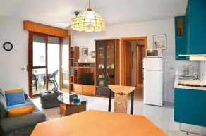 Bright retreat with pool in a quiet and green area close to the beach - Image 2