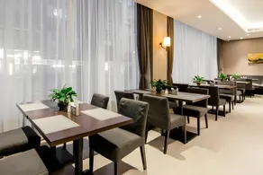 Home Inn Plus Shanghai the Bund Jinling East Road - Image 4
