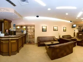 Plaza Hotel - Image 3