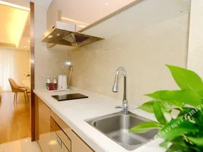 Yunshangju Theme Apartment - Image 4