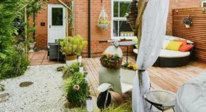 Cosy Garden Accommodation, Private Hot Tub & Four Poster Bed - Image 5