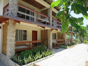 Tepanee Beach Resort - Image 2
