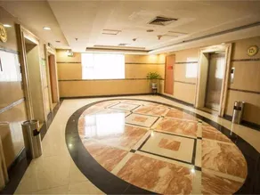 Kingshine Hotel - Image 4