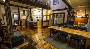 Smylies Accommodation YHA - Image 2