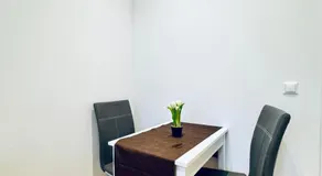Bright & Spacious 4BR Apt Near Kaufpark Alterlaa - Image 5