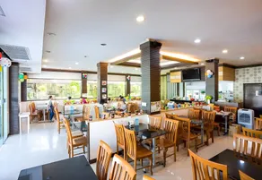 Sansuk Apartment - Image 5
