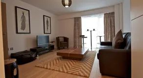 Apartment in Newbury Parkway Centre - Image 4