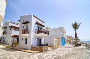 Myrtos Mare Seafront Studio - Image 5