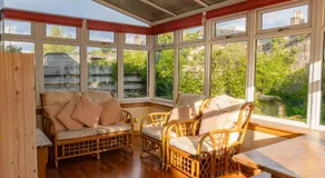 3 Bedroom Home, Peaceful Garden - Image 3
