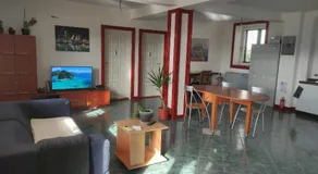 Woodpecker Backpacker Hostel - Image 2