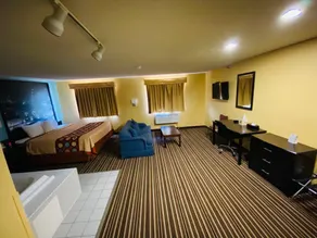 Super 8 by Wyndham Warrenton - Image 2