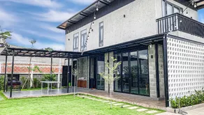 C House Villa Venuestay - Image 2