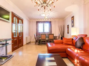 Modern Holiday Home in El Puntal with Swimming Pool - Image 5