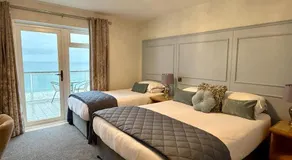 Royal Court Hotel - Image 2