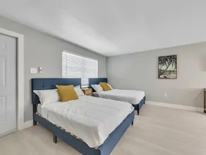 Beachside 1BR in Hollywood | Parking + WiFi - Image 2