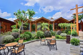 Quanyan Hotspring Holiday Hotel - Image 3