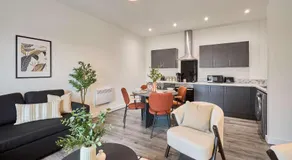 Host & Stay - 18 Queens Court - Image 2