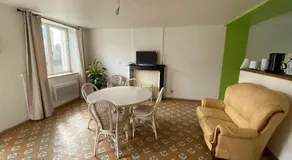 Maison chaleureuse à Audignies avec stationnement privé - Image 1