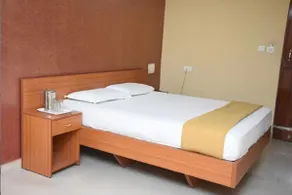 Hotel Raj Boarding & Lodging Bangalore - Image 4