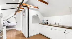 Stately Studio Apartment - Image 3