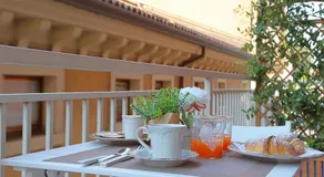 La Casetta di Lina Rooms and Apartments - Image 3