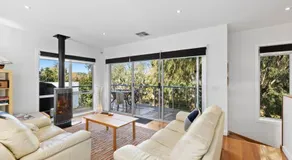 The Lake House - Image 5