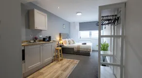 Derwent Court Aparthotel - Image 2