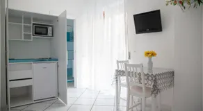 Poly's House - Image 3