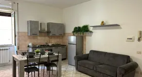 Mary T House - Image 2