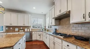 Spacious 5BR Home in Alexandria 5 Beds 5 Baths - Image 4