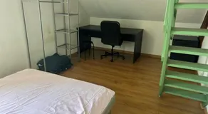 Chambre calme dans une colocation de 5 personnes - Image 2