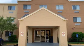 Clarion Pointe Fairborn near Wright Patterson AFB - Image 5