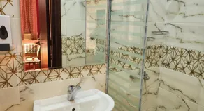 LiLi HOTEL vip - Image 5