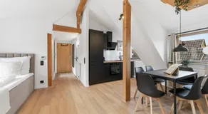Malu Rooms - im Zentrum, Balkon, Klima, 24h Checkin, Waschmaschine, SmartTv, am Schloss, Saniert und modern - Image 2