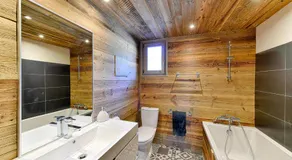 Chalet le petit Nicolas, jacuzzi, vue Mont Blanc - Image 2