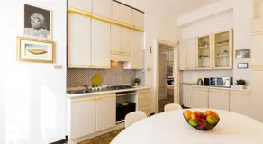Titty House - Crocetta - Image 4