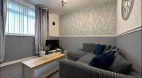 Charming 2-Bedroom in Warrington - Sleeps 5 - Image 2