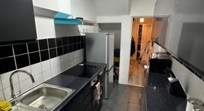 Tranquil Stays at 3 bedroom House in Dagenham - Image 3