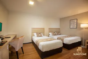 Sunstone Hotel - Image 2