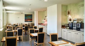Delfina Palace Hotel - Image 4