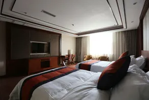 Anning Hot Spring Commercial Center Hotel - Image 2