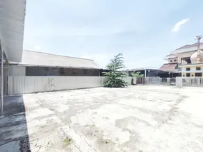 RedDoorz Near Exit Toll Banyumanik Semarang - Image 4
