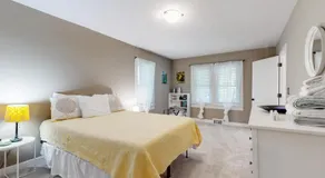 Acorn House - Image 4