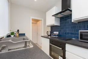 Townhouse @ Rose Street Stoke - Image 3