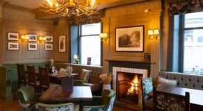 Bulls Head, Castleton - Image 3