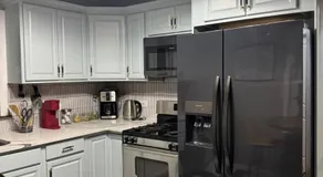 Staten Luxe, Modern Stay Close to NJ, NYC and Brooklyn! - Image 3