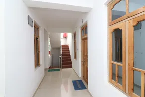 OYO 36089 Hotel Neelkanth - Image 3