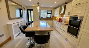 A Newly Renovated 7 Bedroom House - Image 3